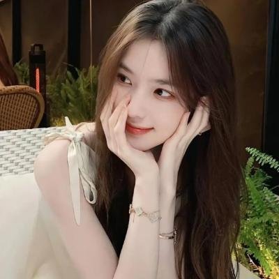 实力派歌手机场牵手女助理，粉丝集体脱粉，连续多日引热议